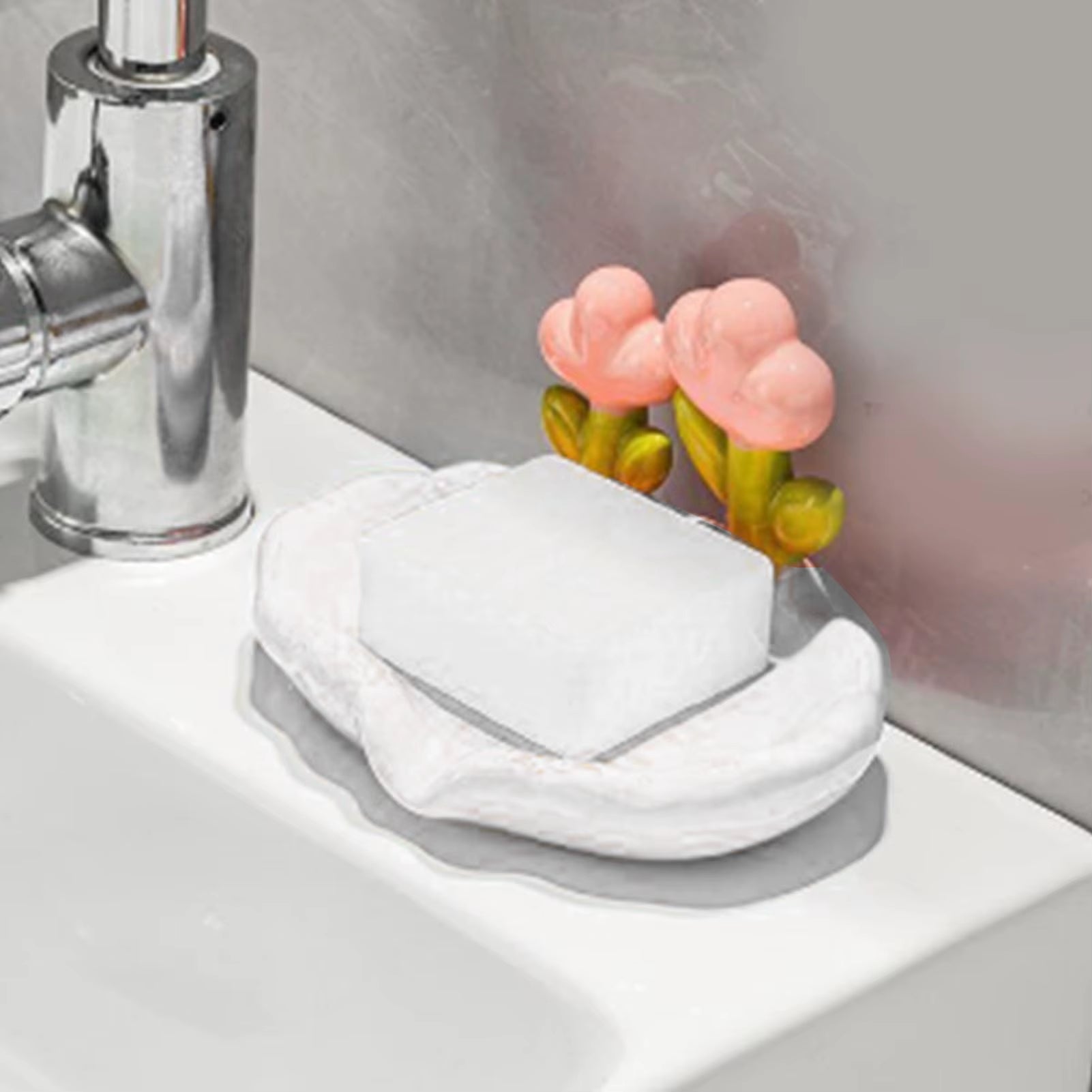 Laundry Soap Holder Cute PP Flower Soap Box Soap Dish Tray Drying Rack for Shower Sponge Container Drain Home Bathroom Accessory